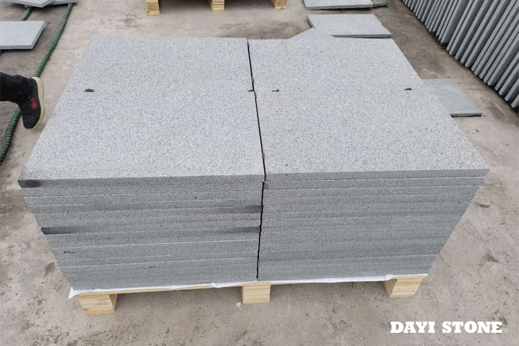Paving Dark Grey Granite G654-5 Top flamed bevelled 2mm others sawn  Flat Pallet Packing - Dayi Stone